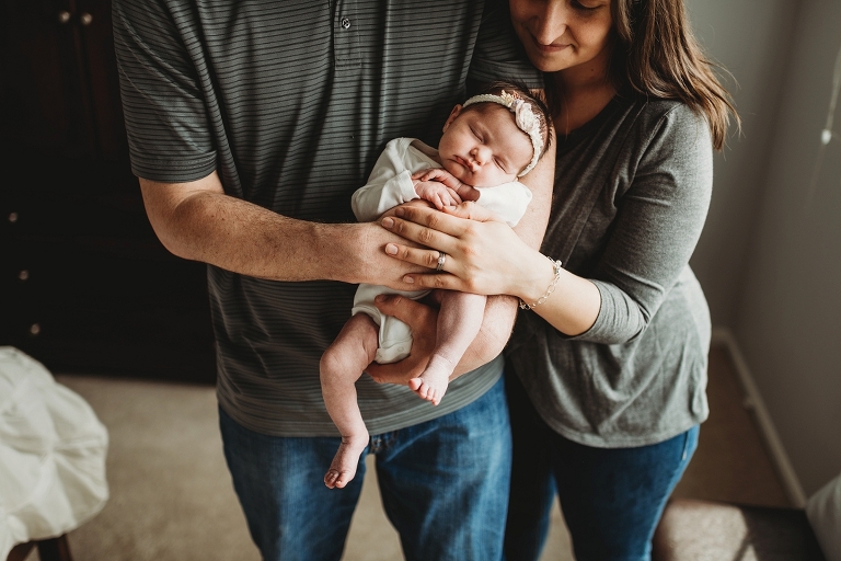 lake county, IL lifestyle newborn photographers