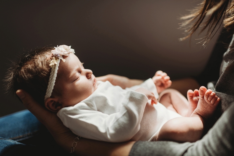 lake county, IL lifestyle newborn photographers