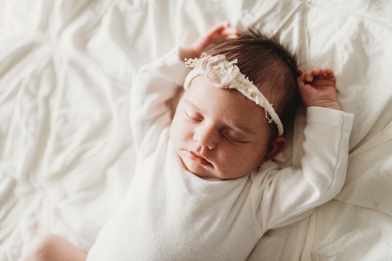 lake county, IL lifestyle newborn photographers