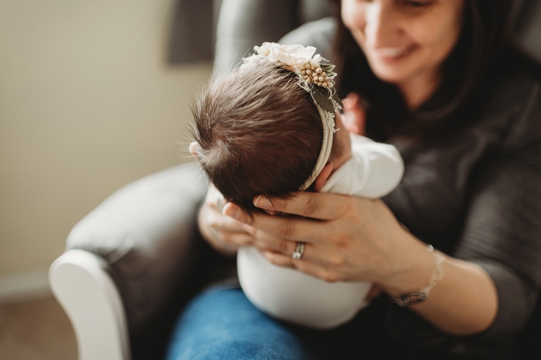 lake county, IL lifestyle newborn photographers