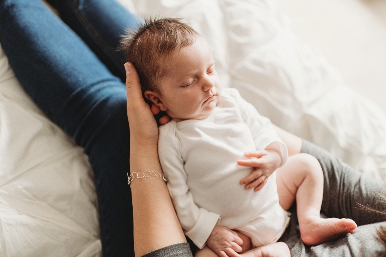 lake county, IL lifestyle newborn photographers